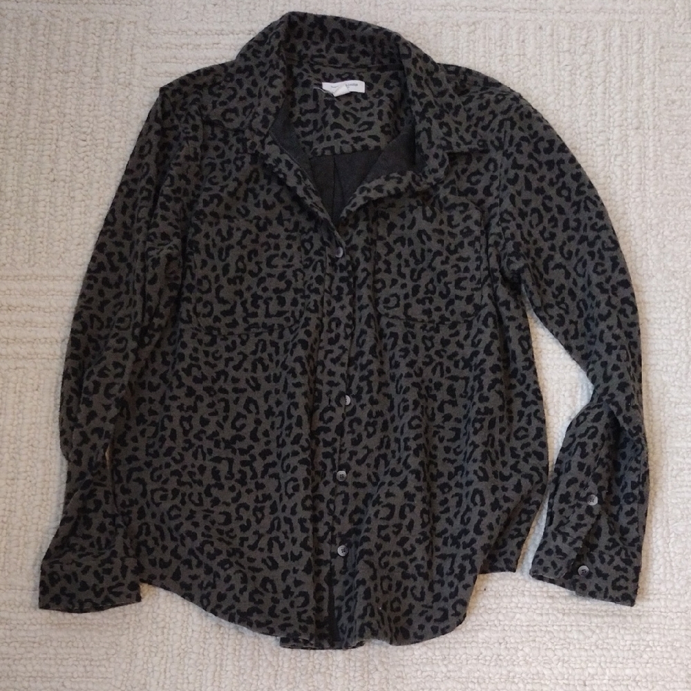 beachlunchlounge Women's Black Leopard Print Shirt
